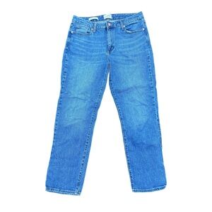 Universal Thread | High Rise Slim Straight Denim Jeans